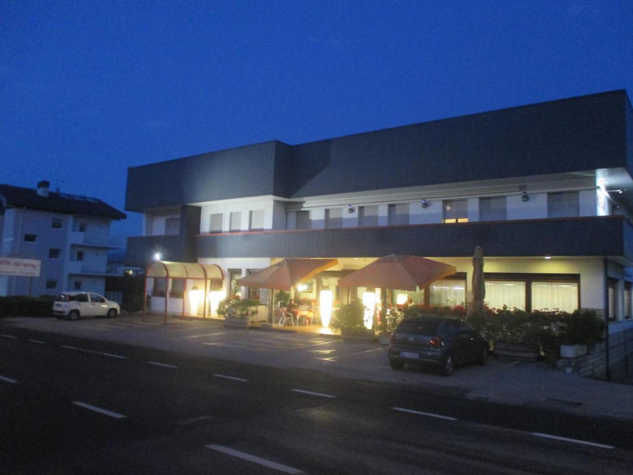 Hotel O'Scugnizzo 2 벨루노 외부 사진