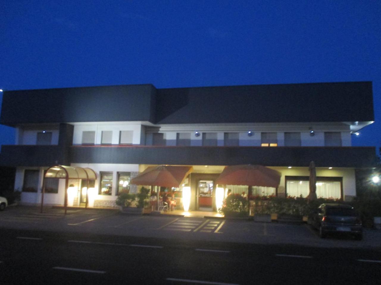Hotel O'Scugnizzo 2 벨루노 외부 사진